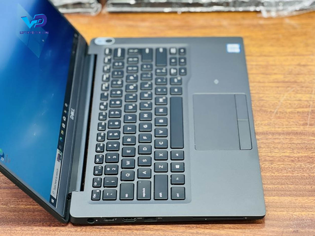 dell-latitude-7400-3.jpg