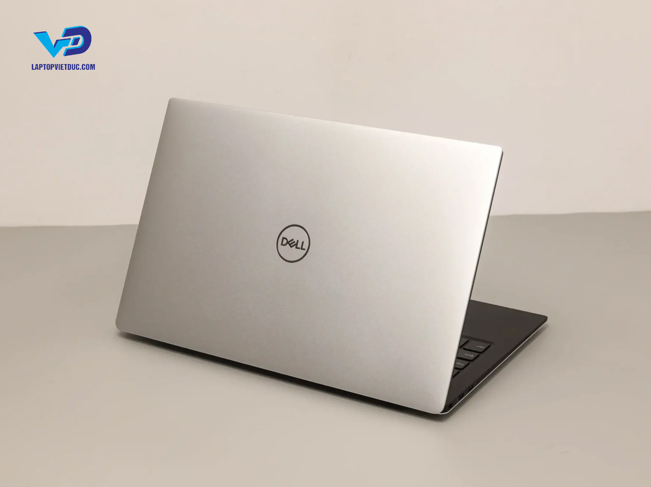 dell-xps-13-7390.jpg