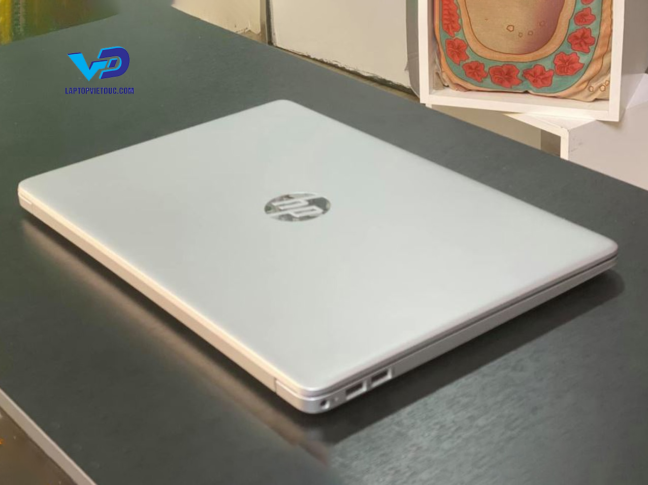 hp-laptop-5-dy2xxx-1.jpg