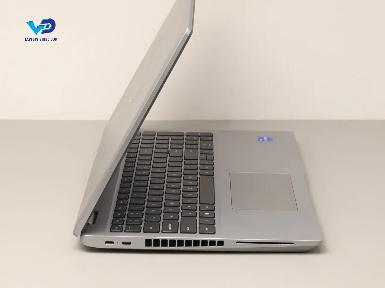 dell-precision-3561-6.jpg
