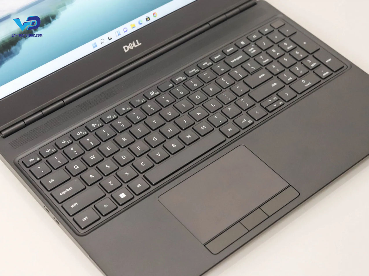 dell-precision-7560-5.jpg