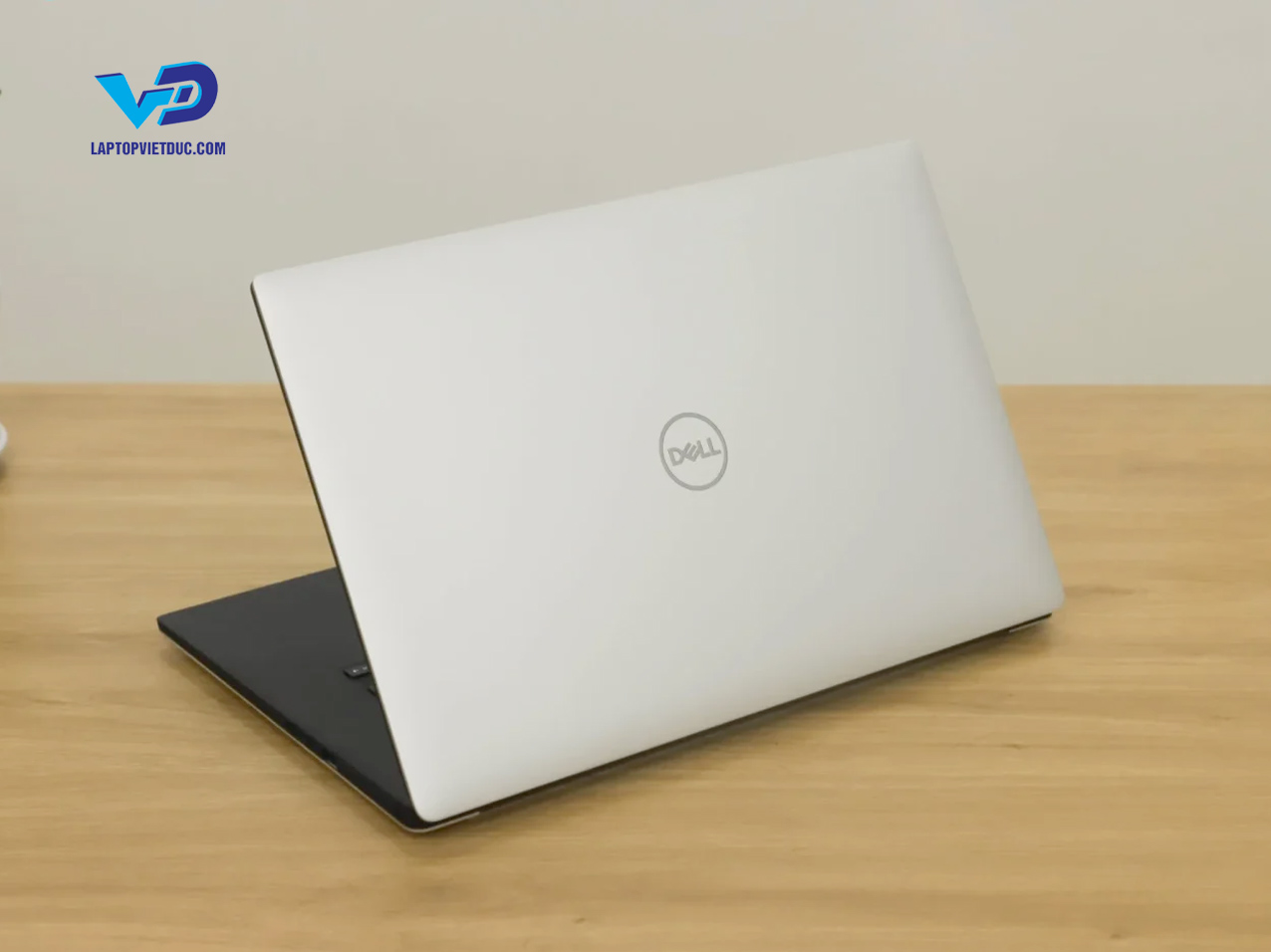 dell-xps-15-7590-1