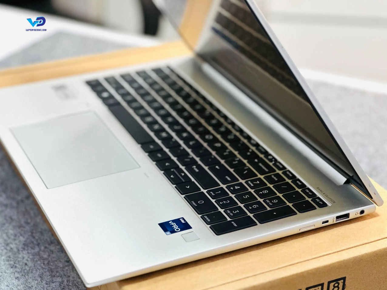 hp-elitebook-860-g10-4